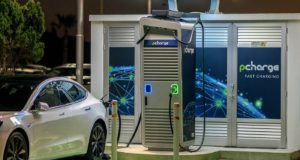 Πετρολίνα: Σε λειτουργία ο 1oς φορτιστής υπερταχείας φόρτισης ηλεκτρικών οχημάτων σε πρατήριο στην Κύπρο