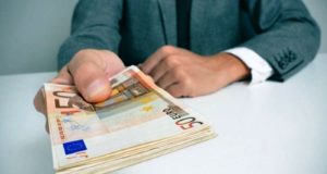 Αυτοί είναι οι λόγοι που πρέπει να έχουμε ρευστό στο σπίτι – Τι λέει η Λαγκάρντ