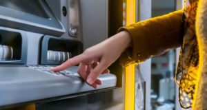 Δωρεάν υπηρεσίες και μειωμένες χρεώσεις για τους πελάτες της Ελληνικής Τράπεζας