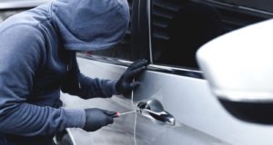 Το νέο κόλπο των κλεφτών – Έτσι κλέβουν αυτοκίνητα μέσα σε 1 λεπτό