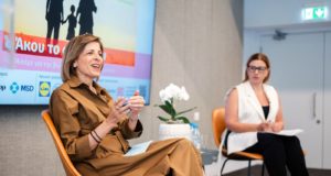 Άκρως ενδιαφέρουσα συζήτηση για τη βιώσιμη πρόληψη του καρκίνου με την Επίτροπο Υγείας Στέλλα Κυριακίδου