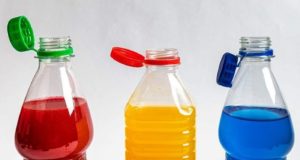 Πήραν παράταση… τα ενωμένα καπάκια σε όλα τα πλαστικά μπουκάλια