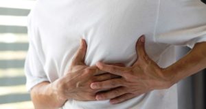 Πόνος στο στήθος: Πότε πρέπει να πάω στο νοσοκομείο;