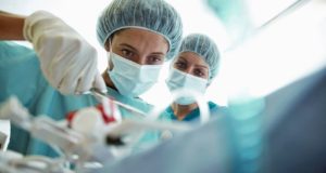 ΕΡΕΥΝΑ: Ποια είναι η πιο επικίνδυνη ημέρα για να κάνετε μια χειρουργική επέμβαση -Ποια να αποφύγετε