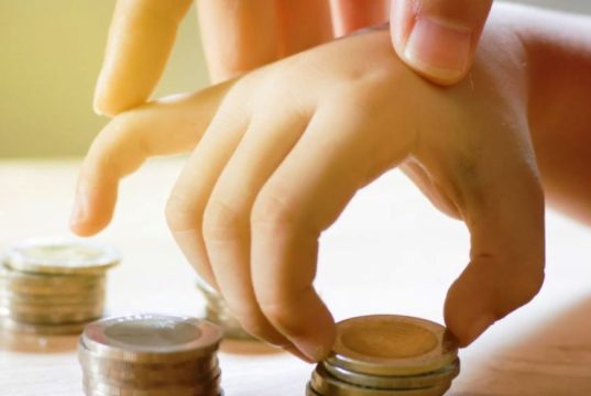 Πνιγμός παιδιών: Ο αόρατος κίνδυνος στο σπίτι – Τι πρέπει να προσέχουν οι γονείς