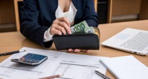 Γιατί τα καταθετικά επιτόκια στην Κύπρο είναι χαμηλά; Υπάρχουν εναλλακτικές;