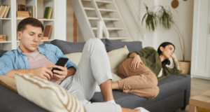 Τα social media «σαμποτάρουν» τη σχέση σας; Θελει μέτρο