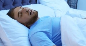 Τι φταίει και ροχαλίζουμε;