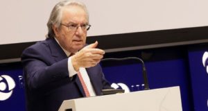 Γιώργος Μπαμπινιώτης: Λάθη που κάνουμε συχνά – Υπόψιν, Υπ’ όψιν ή υπόψην