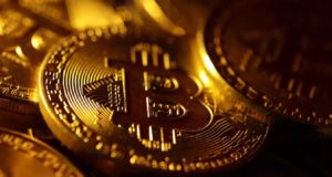 Το Bitcoin σπάει για πρώτη φορά το φράγμα των 105.000 δολαρίων