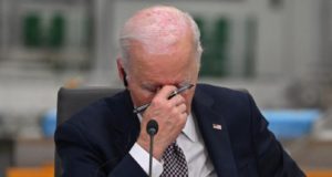 Ο Τζο Μπάιντεν πήρε έναν… υπνάκο εν μέσω συνάντησής του με ηγέτες της Αφρικής – BINTEO