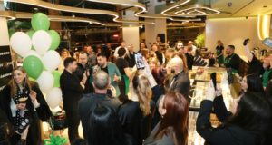 Ένα αξέχαστο party στην καρδιά της Λευκωσίας για το ανακαινισμένο Starbucks Centennial