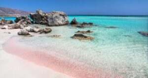 TripAdvisor: Η κορυφαία παραλία του κόσμου για το 2025 είναι ελληνική