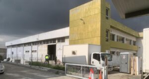 Απομάκρυνση 14 τόνων επικίνδυνων χημικών αποβλήτων από το εργοστάσιο Astrasol στα Λατσιά