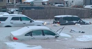 Ντιτρόιτ: Πρώτα πλημμύρισαν από διαρροή οι δρόμοι και μετά… πάγωσαν