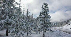 Ψυχρό σκηνικό με βροχές και χιόνια στα ορεινά