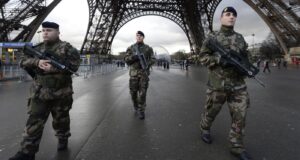 H Γαλλία ετοιμάζει εγχειρίδιο επιβίωσης για τους πολίτες για «κάθε απειλή»