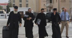 Ξανά στο δικαστήριο Νεκτάριος και Πορφύριος μετά την αναβολή