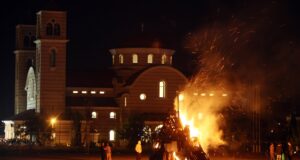 Υπ. Δικαιοσύνης: Χρονολογείται το νομοσχέδιο για τις «λαμπρατζιές» – Iσχύει η νομοθεσία που απαγορεύει το άναμμα φωτιάς