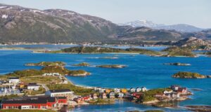 Sommarøy: Το νησί της Νορβηγίας που έχει καταργήσει τα ρολόγια και ο χρόνος δεν έχει καμία σημασία