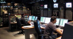 O Τραμπ βάζει λουκέτο στη «Φωνή της Αμερικής» και άλλα εμβληματικά ΜΜΕ των ΗΠΑ στο εξωτερικό