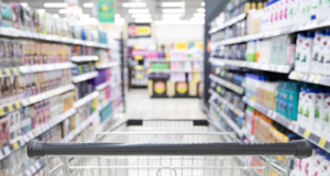 Χωρισμένη στα τρία η κοινωνία ως προς οικονομική κατάσταση των νοικοκυριών