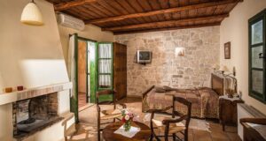 Αύξηση 14% στις διανυκτερεύσεις σε παραδοσιακά καταλύματα