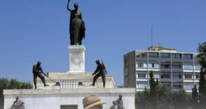 Επισήμως εγκαινιάζεται 52 χρόνια μετά την ανέγερσή του το Μνημείο Ελευθερίας