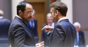 Διμερής ΠτΔ-Μακρόν στο Παρίσι και τριμερής με Πρόεδρο Λιβάνου, είπε ο Εκπρόσωπος