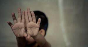 Πρωτοπορεί η Κύπρος με νέο νόμο για καταπολέμηση σεξουαλικής κακοποίησης παιδιών, λέει ο Χαρτσιώτης