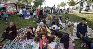 Σεισμός – Κωνσταντινούπολη: Συνεχείς δονήσεις μετά τα 6,2 Ρίχτερ – Χιλιάδες πολίτες στα πάρκα, 150 τραυματίες