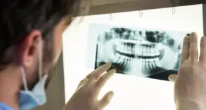 Eπανάσταση στην οδοντιατρική: Επιστήμονες ανέπτυξαν ανθρώπινα δόντια στο εργαστήριο