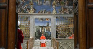 Αντίστροφη μέτρηση για τον νέο Πάπα: Οι συντηρητικοί, οι προοδευτικοί, τα φαβορί και τα στοιχήματα