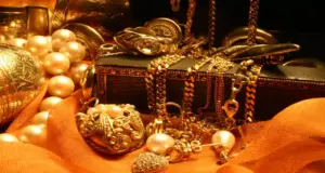 Προσπάθησε να φύγει από την Κύπρο με βαλίτσα γεμάτη με χρυσαφικά