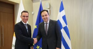 Νέα εποχή ψηφιακής συνεργασίας Κύπρου-Ελλάδας: Τι θα ισχύει με ταυτότητες και άδειες οδήγησης