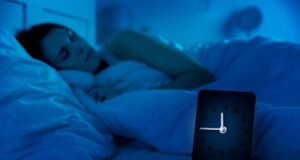 Οι ειδικοί προειδοποιούν: Το να πηγαίνετε για ύπνο μετά από αυτή την ώρα αυξάνει τη γνωστική παρακμή