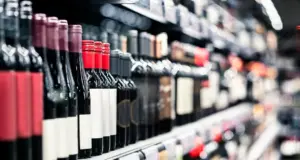 Τι σημαίνει η εσοχή στα μπουκάλια κρασιού: Σε τι χρησιμεύει και ποια είναι η λειτουργία της