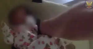 Αριζόνα: Βρέφος βρέθηκε ζωντανό σε σπίτι, δίπλα στη νεκρή μητέρα του -Οι δραματικές στιγμές της διάσωσής του