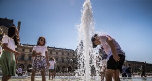 H Ευρώπη φλέγεται από τους καύσωνες: Τι είναι το φαινόμενο heat dome