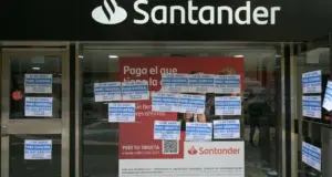Μεγάλο τραπεζικό deal στη Βρετανία: Στη Santander μονάδα της Sabadell για £2,7 δις
