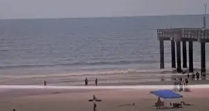 Φλόριντα: Κεραυνός χτύπησε λουόμενους σε πολυσύχναστη παραλία -Άρχισαν να τρέχουν όλοι (BINTEO)