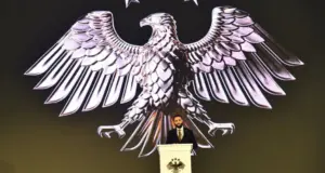 Ο Αλ Σαράα παρουσίασε το νέο έμβλημα της Συρίας – Τι συμβολίζει ο χρυσός αετός