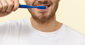 Η νόσος που απειλεί όσους έχουν χάσει έστω και ένα δόντι