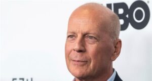 Bruce Willis: Επιδεινώνεται η υγεία του – «Ο εγκέφαλος του τον εγκαταλείπει»
