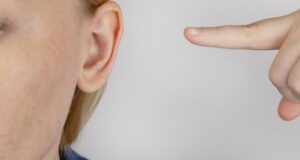 Γιατί έχουμε λοβούς αυτιών; – Το «άχρηστο» όργανο που κρύβει πολλά περισσότερα απ’ όσα νομίζουμε