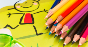 Το δημόσιο σχολείο αλλάζει, λέει η Υπουργός Παιδείας που ανακοίνωσε σειρά δράσεων