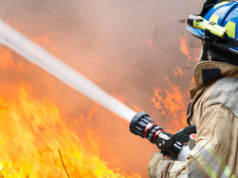 Στόχος εμπρηστών τα οχήματα στενού συνεργάτης του δολοφονηθέντα Δημοσθένους
