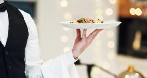 Οι καινούργιοι κανόνες των εστιατορίων – Το νέο σαβουάρ βιβρ που ξεχωρίζει τους πελάτες από τους τουρίστες