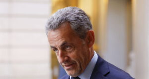 Πέντε χρόνια φυλάκιση με αναστολή στον Σαρκοζί για εγκληματική συνωμοσία με σκοπό να λάβει παράνομη χρηματοδότηση εκατομμυρίων από τον Καντάφι