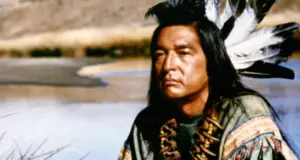 Πέθανε ο ηθοποιός Γκράχαμ Γκριν, ο μάγος των Λάκοτα Σιού στο «Χορεύοντας με τους Λύκους»